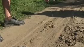 VIDEO Englezul care aduce natura mai aproape de copii în satul de lângă Sibiu: „Citirea urmelor animalelor, cheia redescoperirii sălbatice”